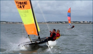  Catamarán Tharon Plage 